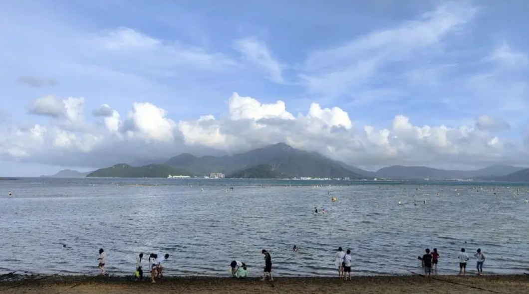 海邊沙灘防偷渡、防溺水監(jiān)控使用球形轉(zhuǎn)臺(tái)設(shè)備的優(yōu)勢(shì)包括哪些！